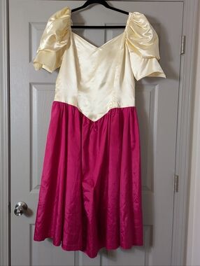 Vintage 80s Satin Puff-Sleeve Dress in Cream and Fuchsia Size L/XL